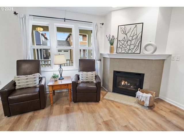 265 23RD St, Astoria, OR 97103