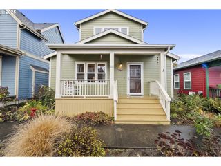 265 23RD St, Astoria, OR 97103
