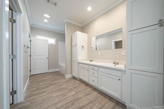 1418 Burleson, San Antonio, TX 78202