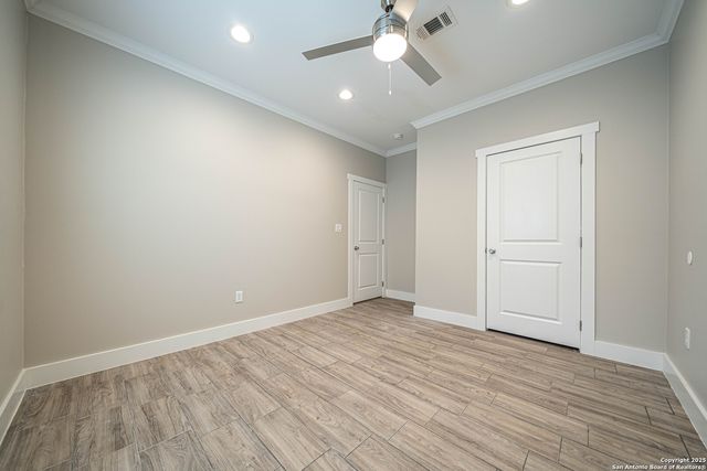 1418 Burleson, San Antonio, TX 78202