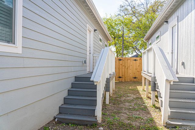 1418 Burleson, San Antonio, TX 78202