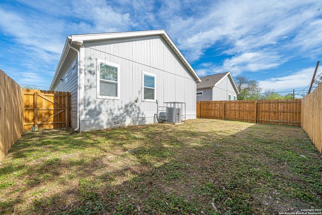 1418 Burleson, San Antonio, TX 78202