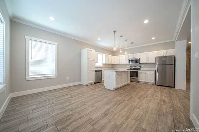 1418 Burleson, San Antonio, TX 78202