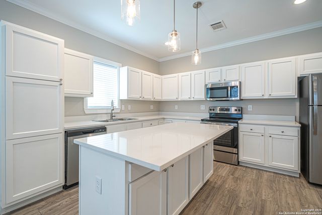 1418 Burleson, San Antonio, TX 78202