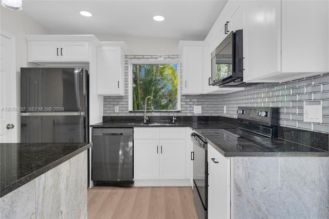 5801 NW 20th St, Margate, FL 33063
