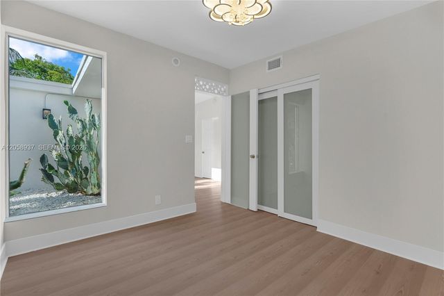 5801 NW 20th St, Margate, FL 33063