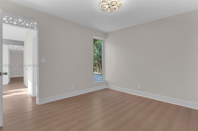 5801 NW 20th St, Margate, FL 33063