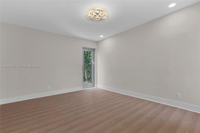 5801 NW 20th St, Margate, FL 33063