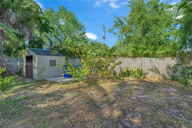 5801 NW 20th St, Margate, FL 33063