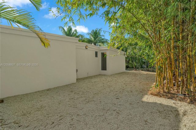 5801 NW 20th St, Margate, FL 33063