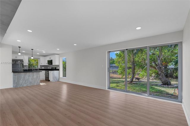 5801 NW 20th St, Margate, FL 33063
