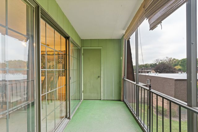 11130 Northwest Road E, Palos Hills, IL 60465