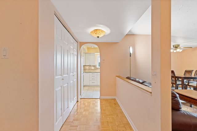 11130 Northwest Road E, Palos Hills, IL 60465