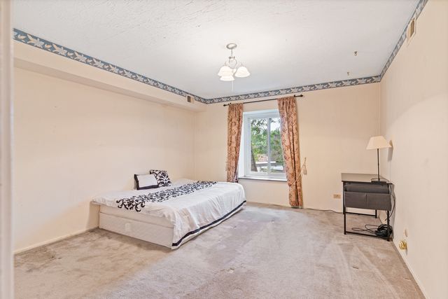 11130 Northwest Road E, Palos Hills, IL 60465