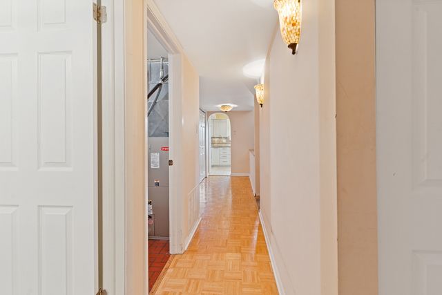 11130 Northwest Road E, Palos Hills, IL 60465