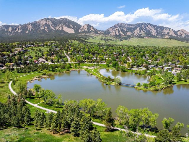 1656 Bradley Dr, Boulder, CO 80305