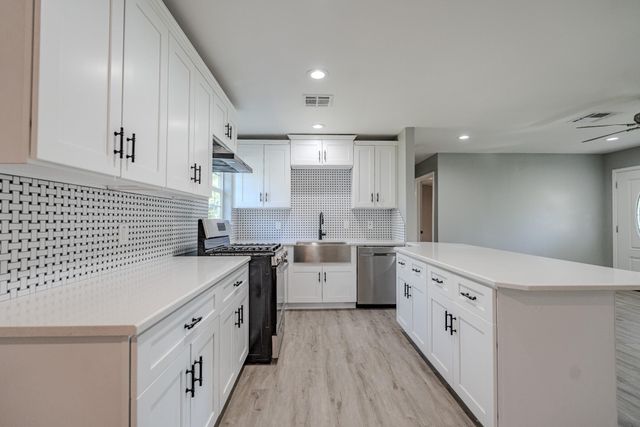 5107 Sycamore Avenue, Pasadena, TX 77503