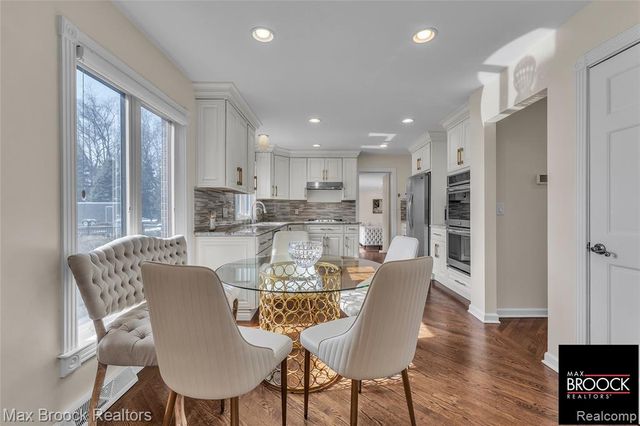 28351 W 14 Mile Road, Farmington Hills, MI 48334