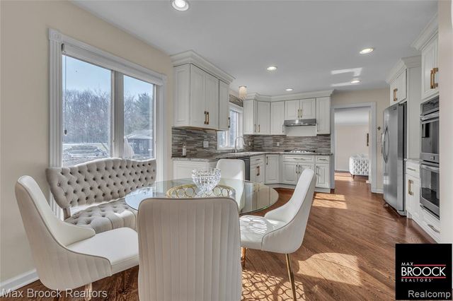 28351 W 14 Mile Road, Farmington Hills, MI 48334