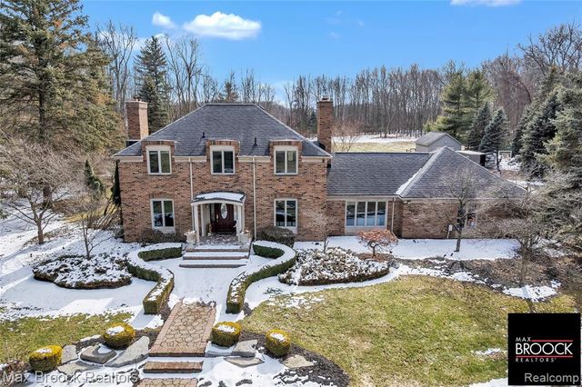28351 W 14 Mile Road, Farmington Hills, MI 48334