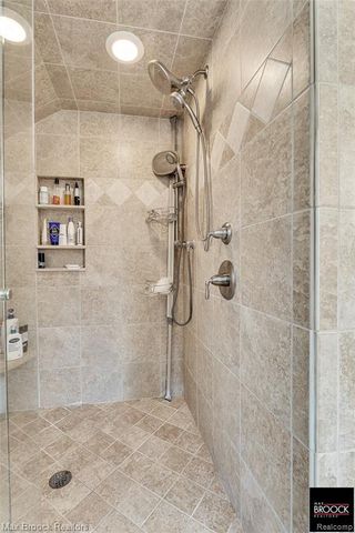 28351 W 14 Mile Road, Farmington Hills, MI 48334