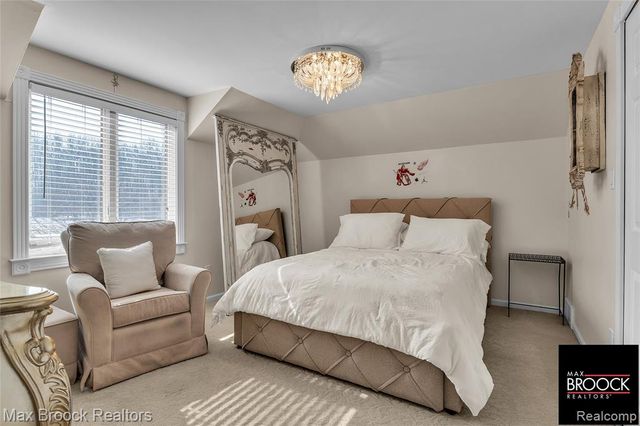 28351 W 14 Mile Road, Farmington Hills, MI 48334