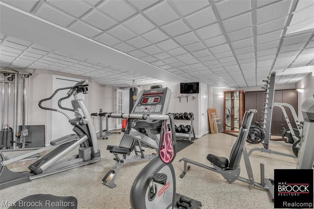 28351 W 14 Mile Road, Farmington Hills, MI 48334