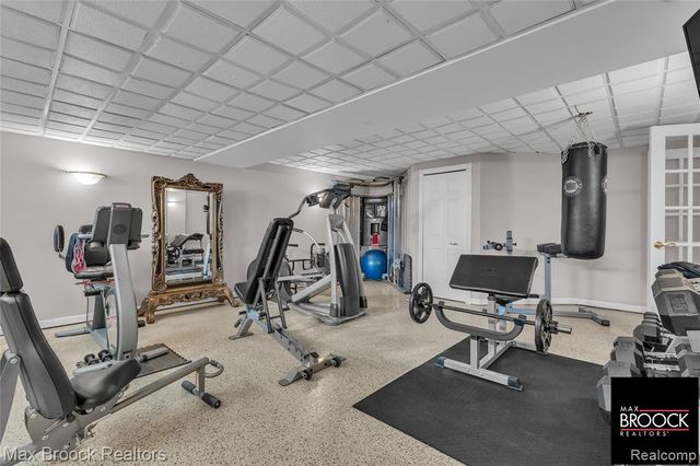 28351 W 14 Mile Road, Farmington Hills, MI 48334