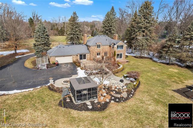 28351 W 14 Mile Road, Farmington Hills, MI 48334