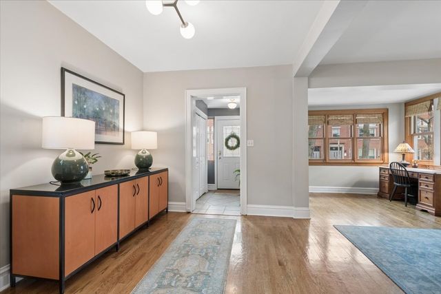 811 Clarence Avenue, Oak Park, IL 60304