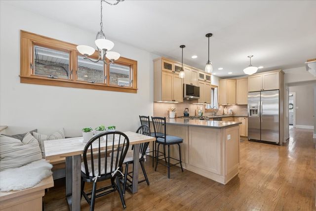 811 Clarence Avenue, Oak Park, IL 60304