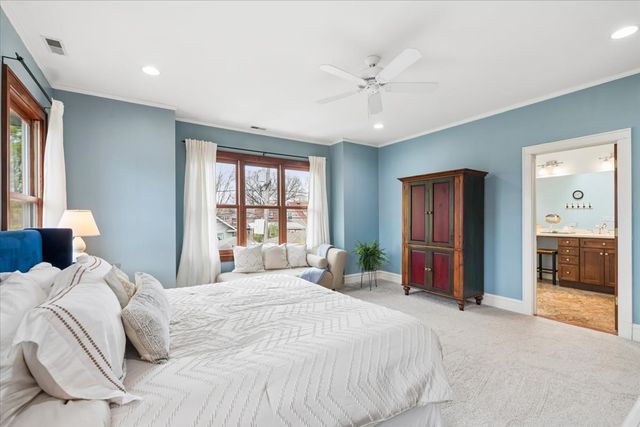 811 Clarence Avenue, Oak Park, IL 60304