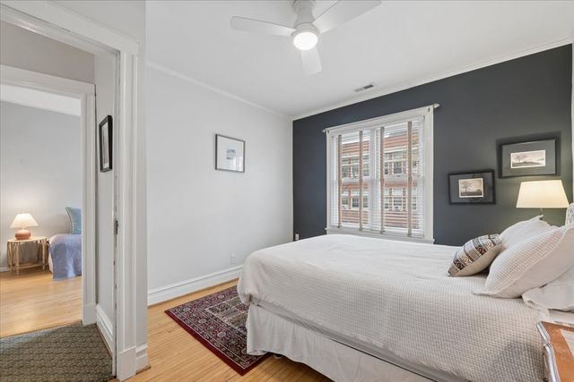 811 Clarence Avenue, Oak Park, IL 60304