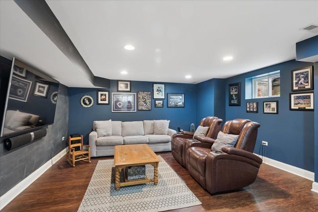 811 Clarence Avenue, Oak Park, IL 60304