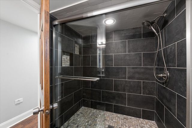 811 Clarence Avenue, Oak Park, IL 60304