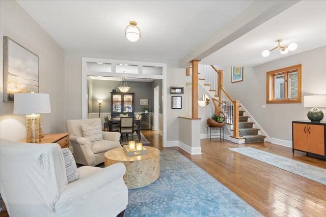 811 Clarence Avenue, Oak Park, IL 60304