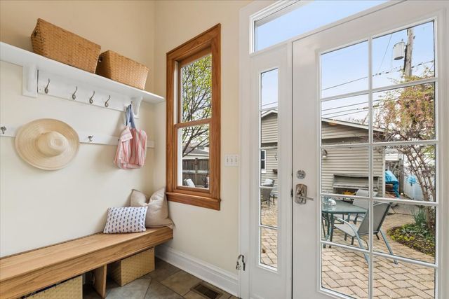 811 Clarence Avenue, Oak Park, IL 60304