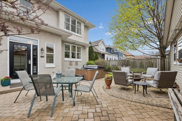 811 Clarence Avenue, Oak Park, IL 60304