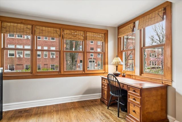 811 Clarence Avenue, Oak Park, IL 60304