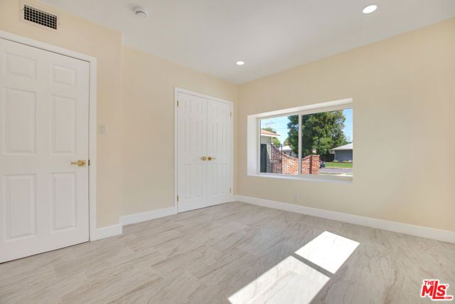 18800 Cohasset Street, Reseda (los Angeles), CA 91335