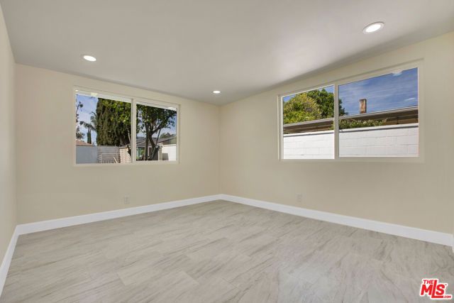 18800 Cohasset Street, Reseda (los Angeles), CA 91335