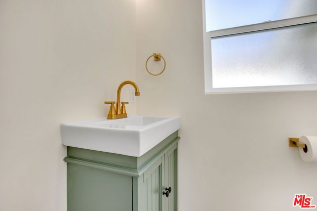 18800 Cohasset Street, Reseda (los Angeles), CA 91335