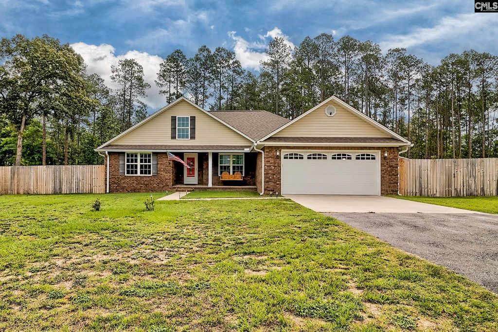 8 Foxfire Lane, Wedgefield, SC 29168