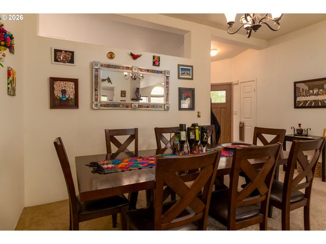 1157 8TH St, Bandon, OR 97411