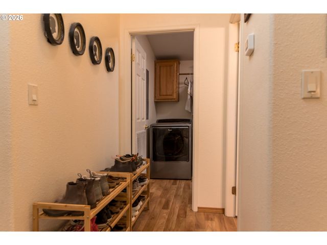 1157 8TH St, Bandon, OR 97411