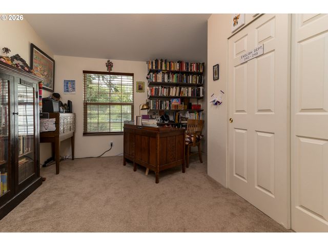 1157 8TH St, Bandon, OR 97411