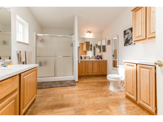 1157 8TH St, Bandon, OR 97411