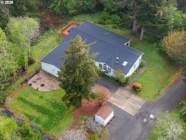 1157 8TH St, Bandon, OR 97411
