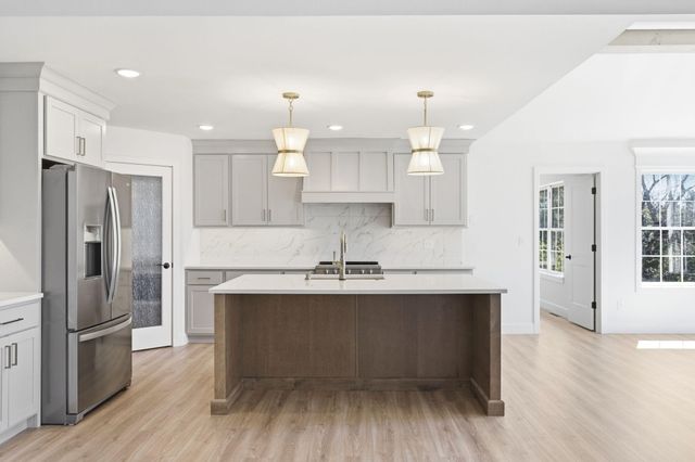 9747 S RTE N, Columbia, MO 65203