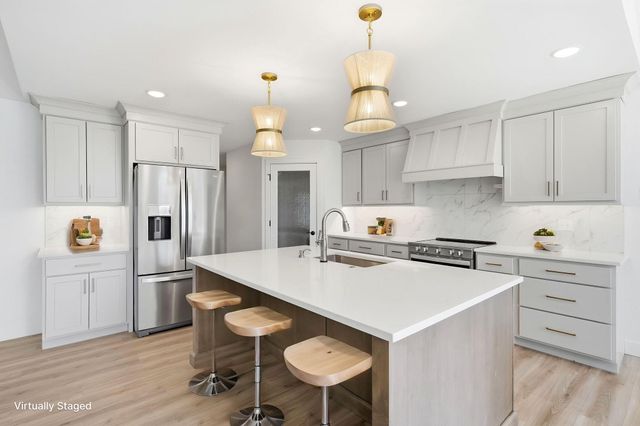 9747 S RTE N, Columbia, MO 65203